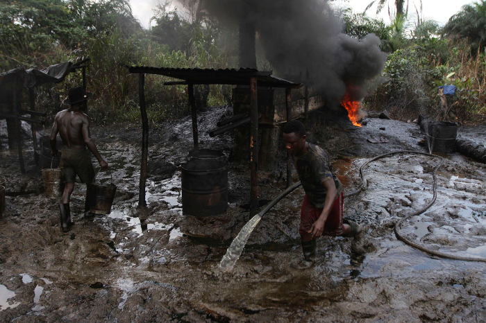 Nigerian troops destroy 107 illegal refineries