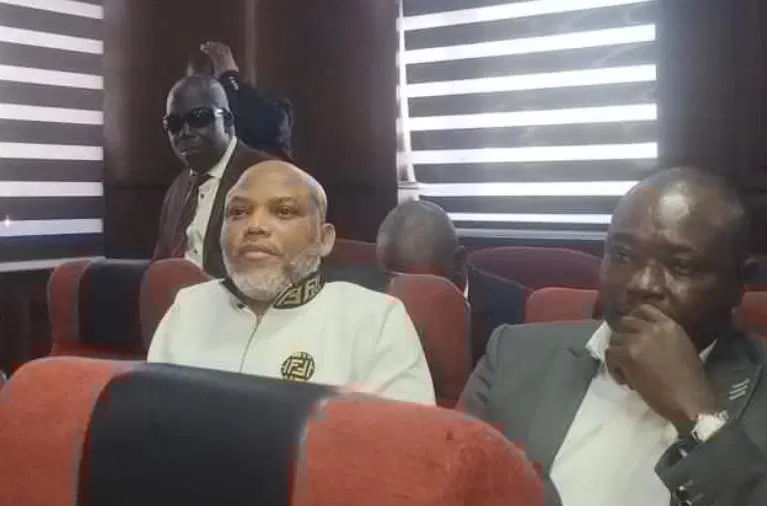 Drama as judge orders security to take Nnamdi Kanu out of courtroom 1 Kanu